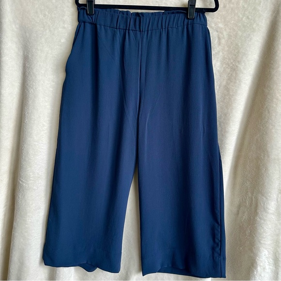 H&M Pants - H&M Blue Flowy Cropped Wide Leg Gaucho Culottes Pants Size 12 NWT